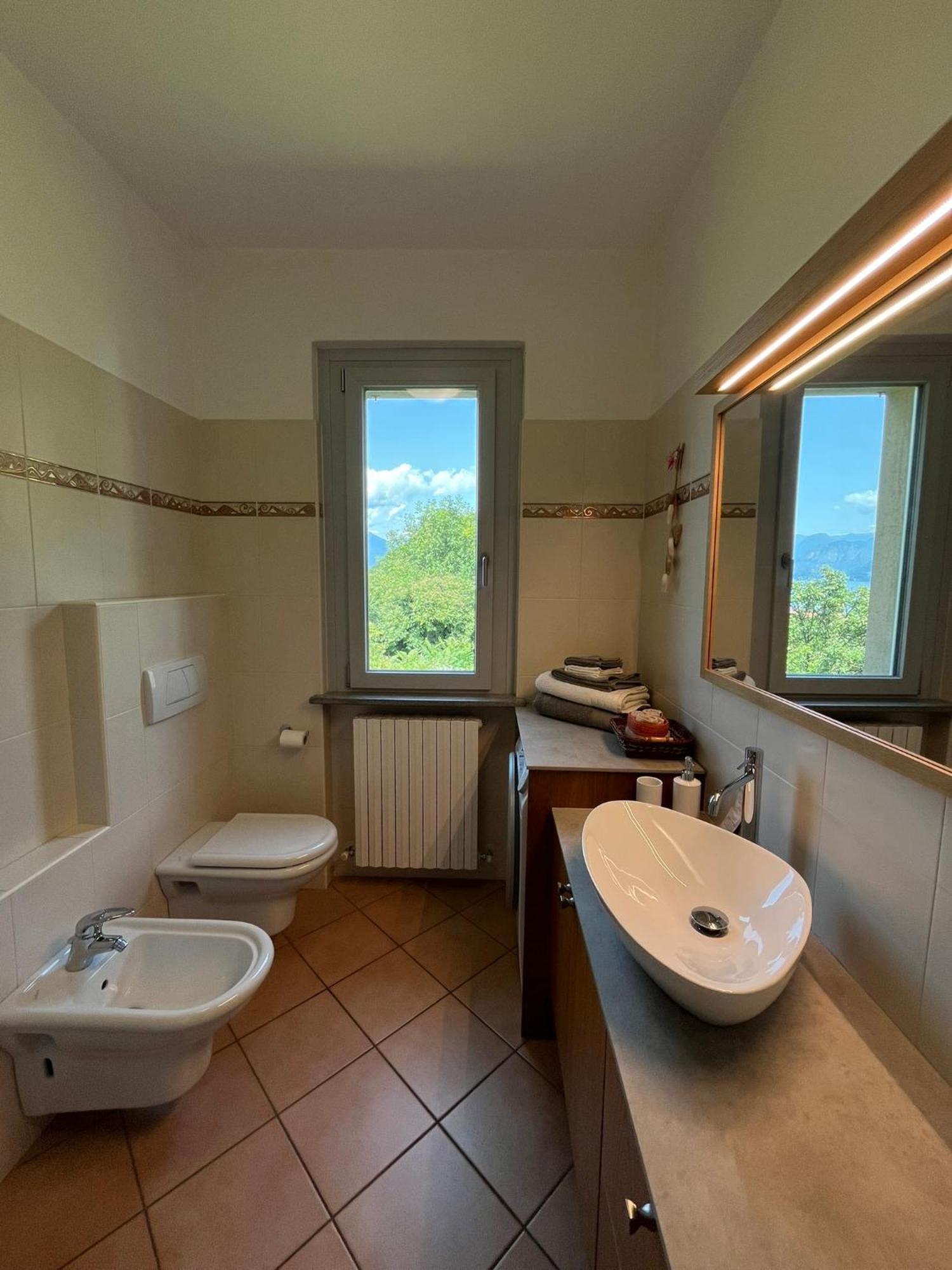 2 Cuori Al Lago - Appartamento In Villetta Singola Mandello del Lario Kültér fotó